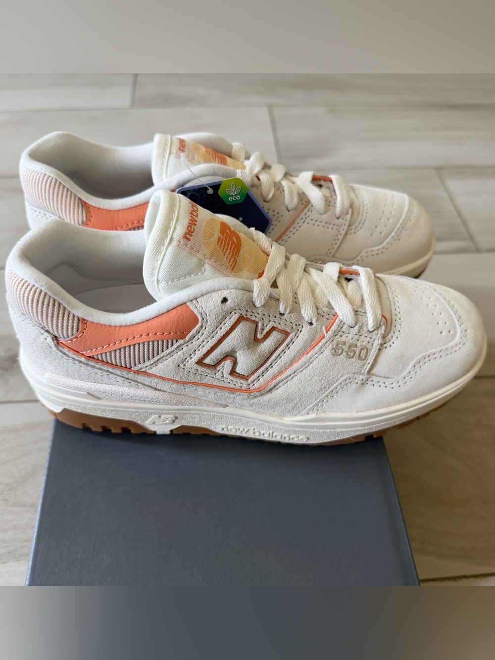 NEW BALANCE Women’s 550 Basketball Sneaker, Sea Salt/Peach Nectar, Size 7 - Picture 8 of 11